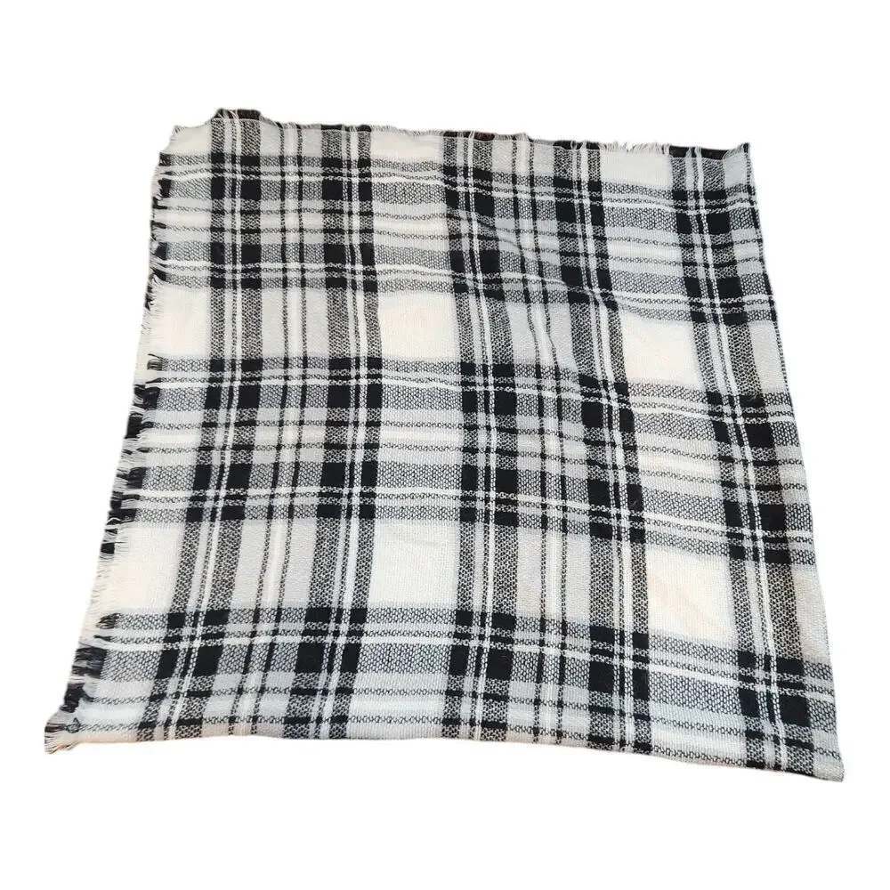 ModCloth black & white large plaid blanket scarf, shawl, throw wrap‎ 10% acrylic